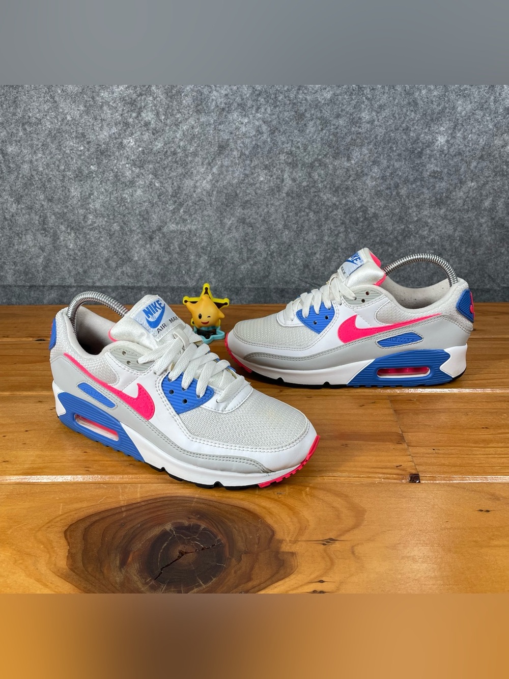 Nike Air Max 90 Women's Size 8 Hot Coral White Pink Blue Sneakers DA8856-100